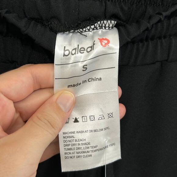 Baleaf Capris Drawstring Waist Workout Pants NWT Women's Sz S Black UPF 50+ - Picture 4 of 6